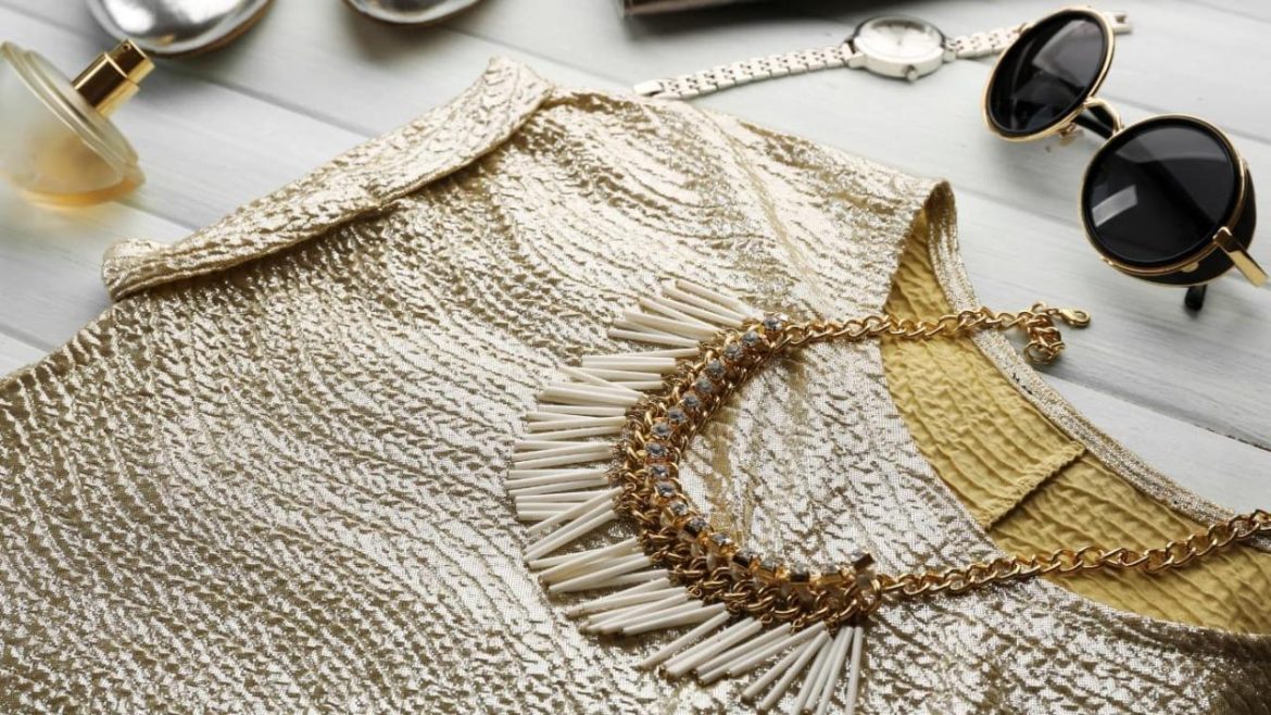 4a6a75b-565c-edb-b604-5a24ae610622_Blog_post_pic_73_ Learn how to use accessories to elevate your style.